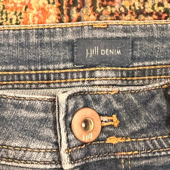 FINAL PRICE Ladies J. Jill Light Wash Jeans - Picture 6 of 9